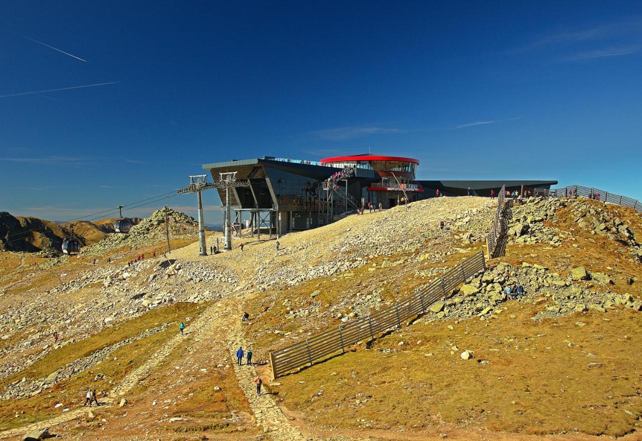 Hotel Noc Na Chopku, Rotunda Demänovská Dolina Exterior foto